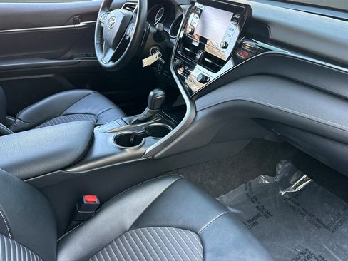 Used 2022 Toyota Camry SE image 31
