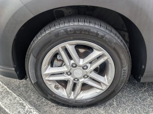 Used 2019 Hyundai Kona SE FWD image 18