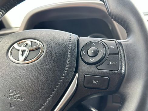 Used 2018 Toyota RAV4 Limited image 32