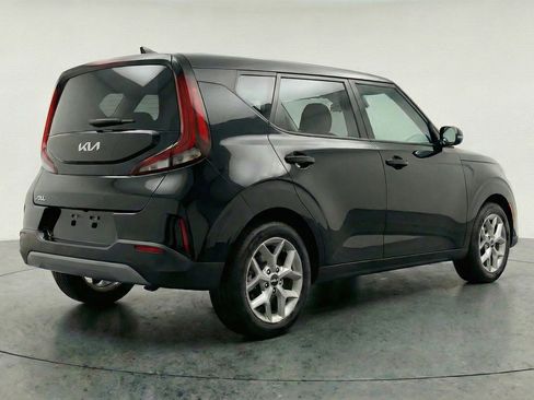 Used 2025 Kia Soul LX w/ LX Technology Package image 9