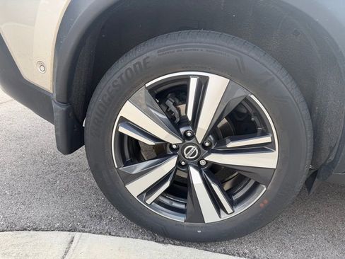 Used 2021 Nissan Rogue Platinum image 18