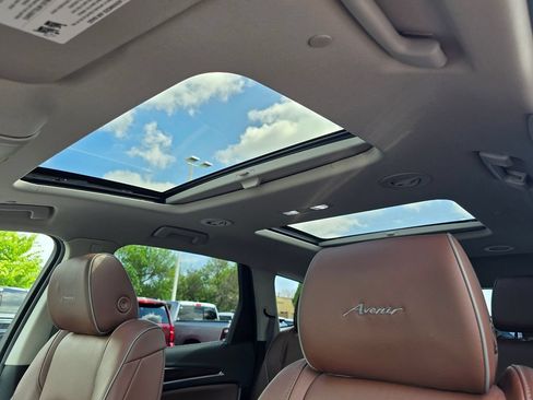 Certified 2018 Buick Enclave Avenir w/ Avenir Technology Package AWD/4WD image 19