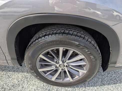 Used 2018 Toyota Highlander XLE image 4