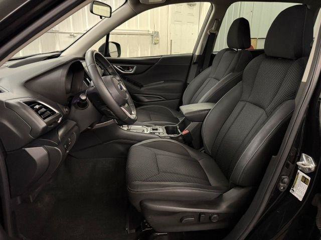 Used 2023 Subaru Forester Premium AWD/4WD image 8