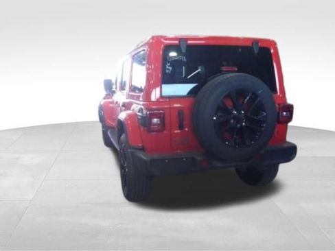 Used 2025 Jeep Wrangler Unlimited Sahara AWD/4WD image 3