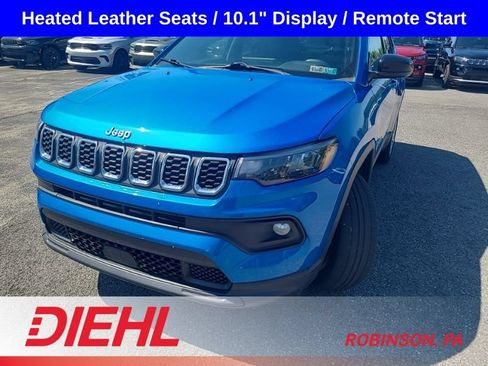 Used 2024 Jeep Compass Latitude AWD/4WD image 2