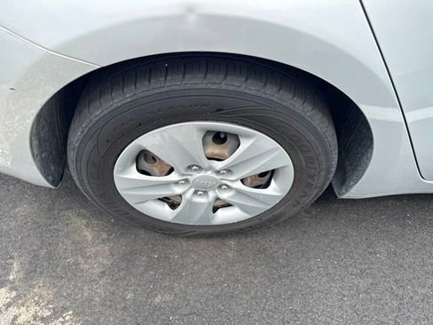 Used 2018 Kia Forte LX w/ LX Rear Camera Package FWD image 5