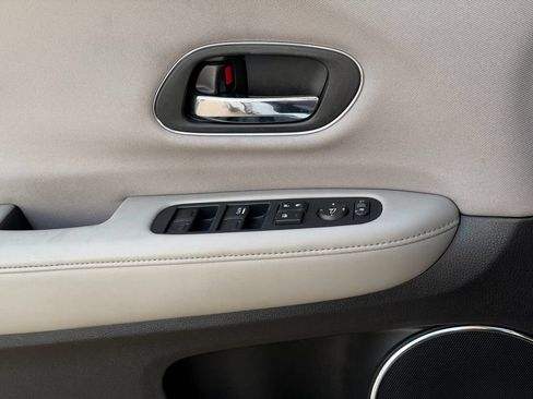 Used 2016 Honda HR-V EX image 26