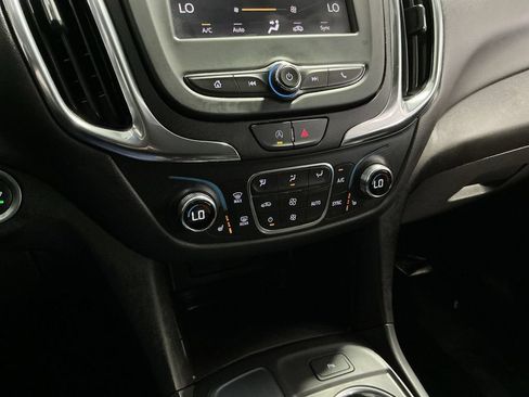 Used 2024 Chevrolet Equinox LT w/ LPO, Floor Liner Package FWD image 22