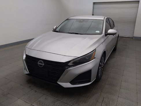Used 2023 Nissan Altima 2.5 SV FWD image 15