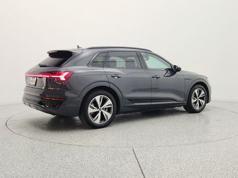 Used 2024 Audi Q8 e-tron Premium Plus AWD/4WD image 5