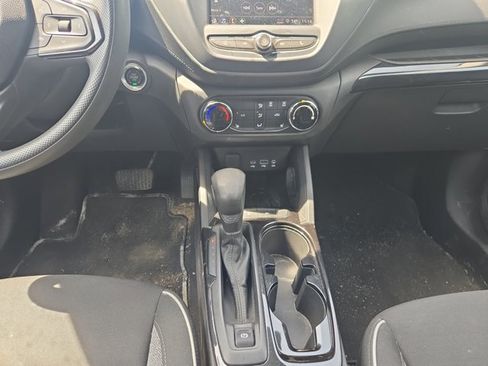 Used 2023 Chevrolet TrailBlazer LT FWD image 11