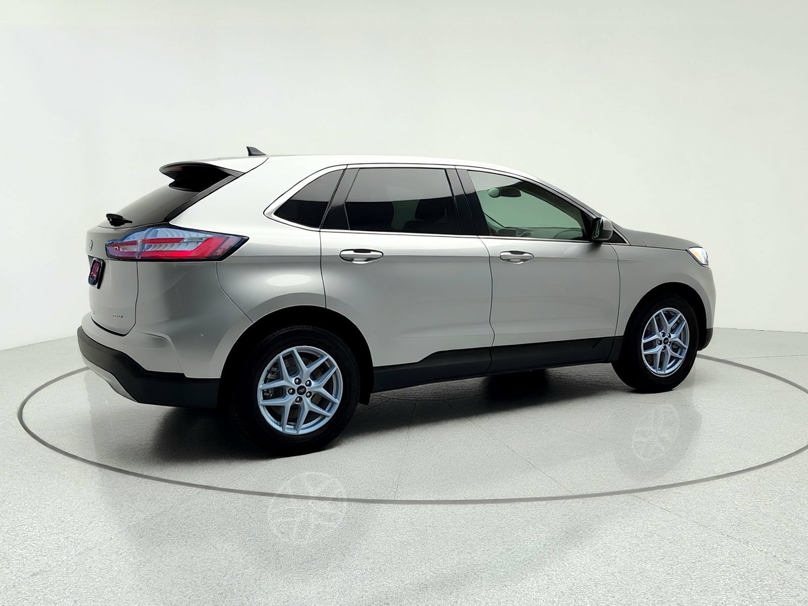 Used 2024 Ford Edge SEL w/ Convenience Package AWD/4WD image 8