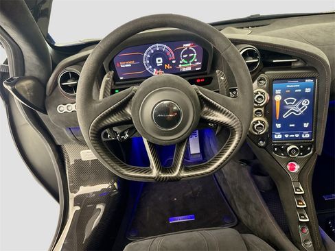 Used 2018 McLaren 720S image 23