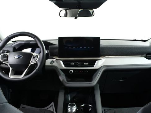 New 2026 Ford Explorer Active AWD/4WD image 7