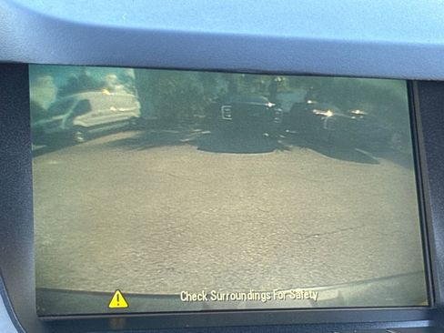 Used 2014 Chevrolet Equinox LT w/ Driver Convenience Package image 17