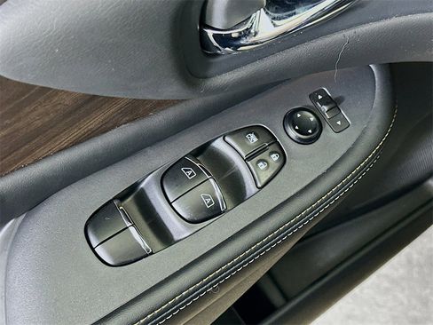 Used 2024 Nissan Murano Platinum w/ Cargo Package image 20