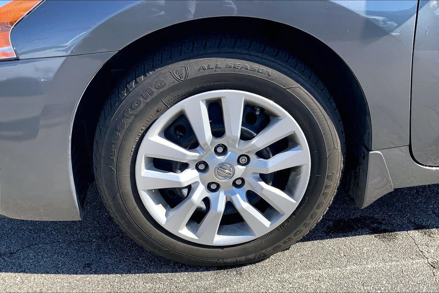 Used 2014 Nissan Altima 2.5 S w/ Display Audio Package FWD image 8
