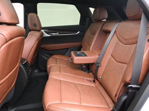 Used 2025 Cadillac XT5 Sportv w/ Technology Package image 25