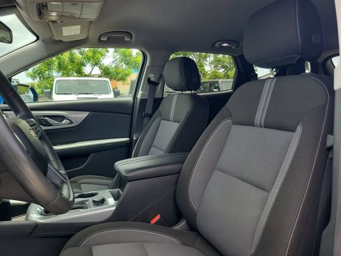 Used 2025 Chevrolet Blazer LT FWD image 19