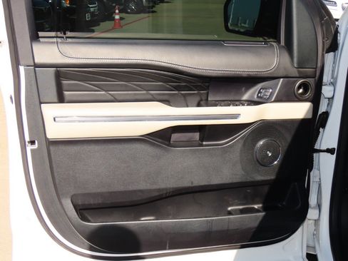 Used 2021 Ford Expedition Max Platinum image 26