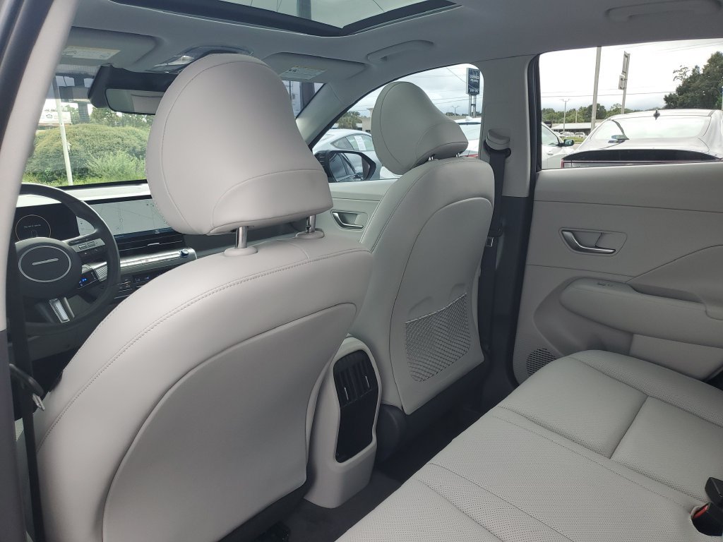 Used 2024 Hyundai Kona Limited FWD image 25