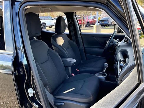 Used 2019 Jeep Renegade Altitude w/ Quick Order Package 2XM image 8