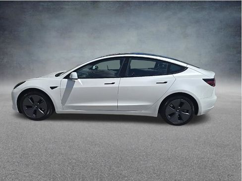 Used 2023 Tesla Model 3 Standard Range image 8
