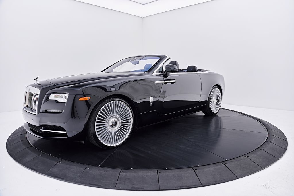 Used 2019 Rolls-Royce Dawn RWD image 16