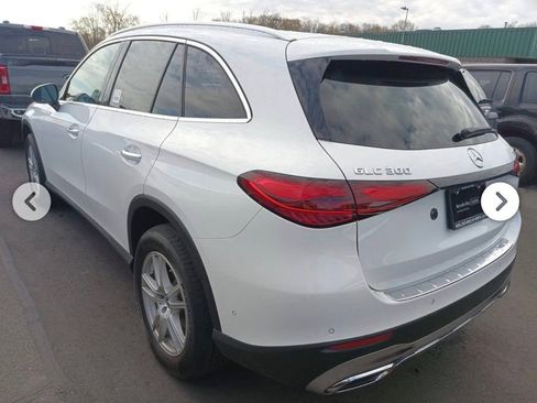 Used 2023 Mercedes-Benz GLC 300 4MATIC image 3
