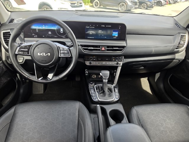 Certified 2024 Kia Seltos EX FWD image 7