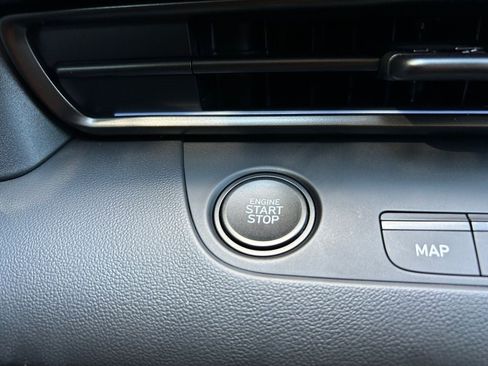 New 2025 Hyundai Elantra SEL image 21