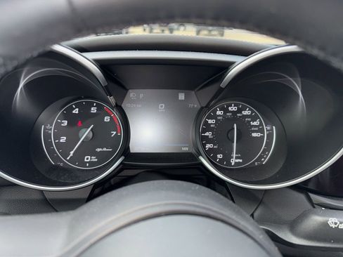 Used 2023 Alfa Romeo Giulia Veloce image 14