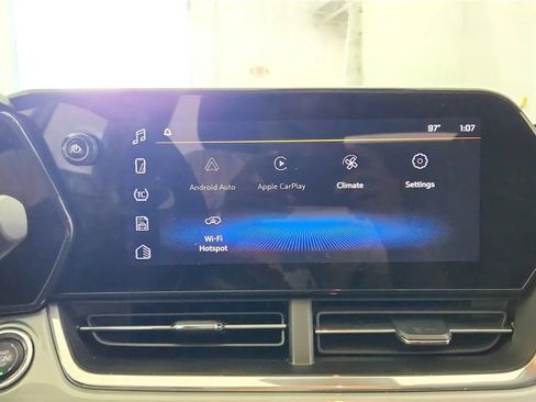 Used 2024 Chevrolet Trax LT w/ Driver Confidence Package FWD image 16