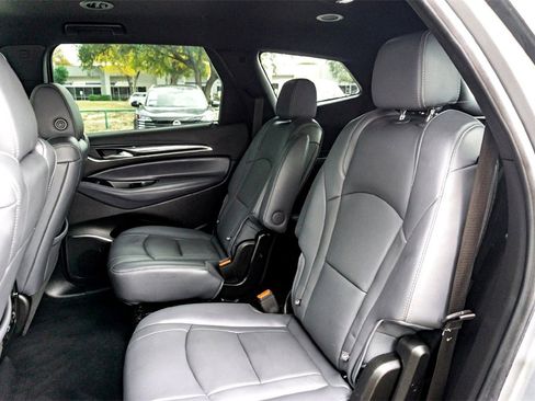 Used 2024 Buick Enclave Premium image 27