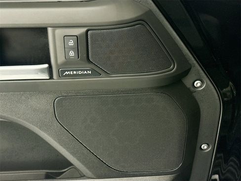 Certified 2025 Land Rover Defender 90 S image 18