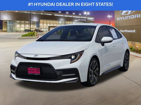 Used 2021 Toyota Corolla SE FWD image 2