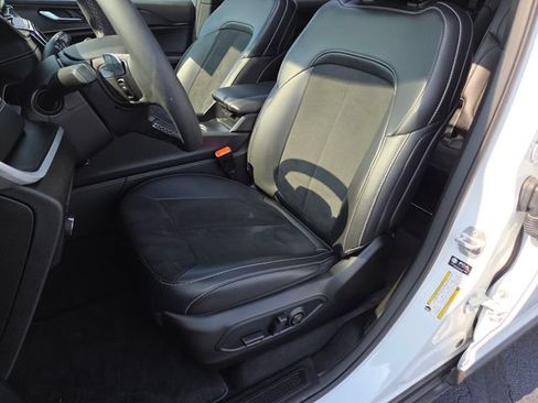 Used 2025 Jeep Grand Cherokee L Altitude RWD image 24