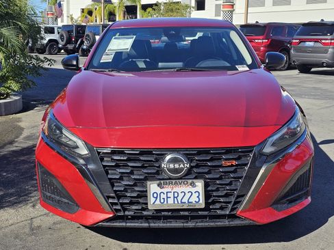 Used 2023 Nissan Altima 2.5 SR image 2