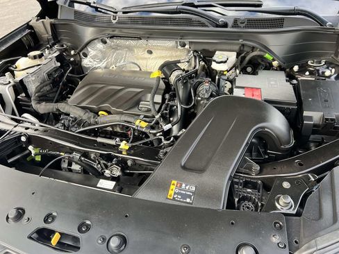 Used 2025 Chevrolet Trax LT image 9