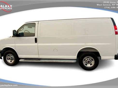 Used 2025 GMC Savana 2500 w/ Driver Convenience Package RWD image 8