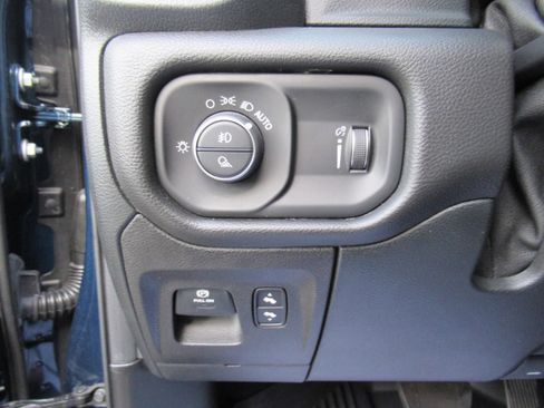 Used 2021 RAM 1500 Big Horn RWD image 21
