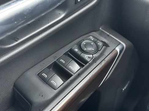 Used 2020 GMC Sierra 1500 SLT w/ SLT Premium Plus Package image 30