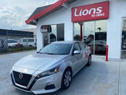 Used 2020 Nissan Altima 2.5 S FWD image 2