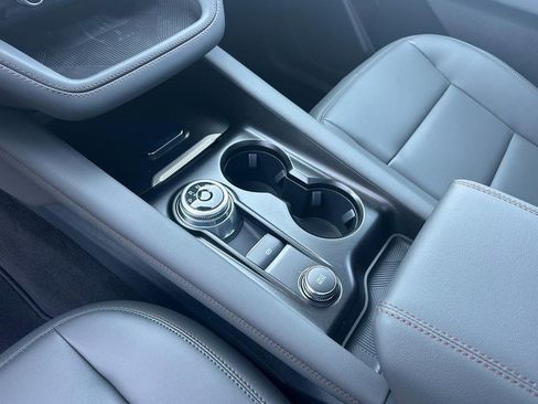 New 2025 Ford Explorer Active w/ Active Comfort Package image 10