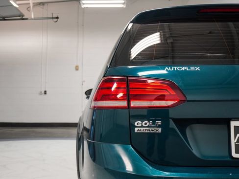 Used 2019 Volkswagen Golf Alltrack S AWD/4WD image 45