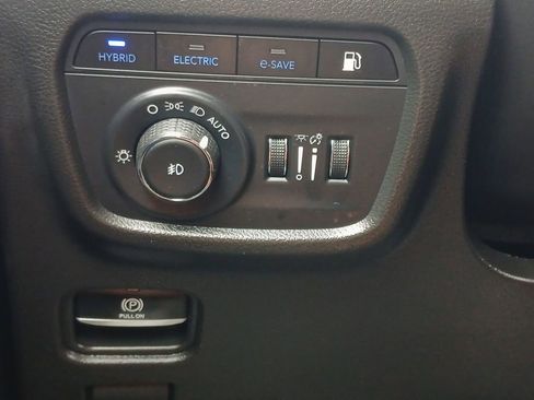 Used 2022 Jeep Grand Cherokee Overland w/ Advanced Protech Group III AWD/4WD image 12