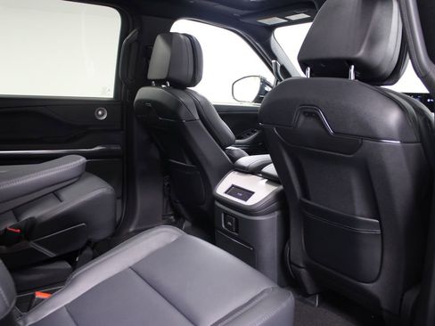 New 2026 Lincoln Navigator L Reserve image 36