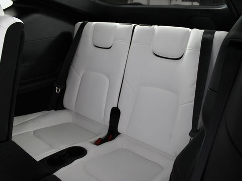 Used 2022 Tesla Model Y Long Range image 22