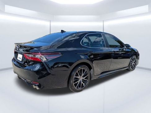 Used 2023 Toyota Camry SE w/ Convenience Package FWD image 4